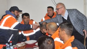 Vesić obišao radnike "Čistoće" koji će čistiti Beograd posle dočeka 3 Vesić obišao radnike "Čistoće" koji će čistiti Beograd posle dočeka 3