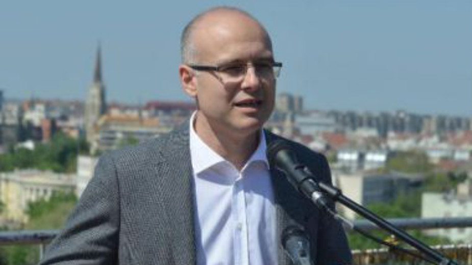 Gradonačelnik Novog Sada podnosi prijavu protiv Vučića zbog Jovanjice 1