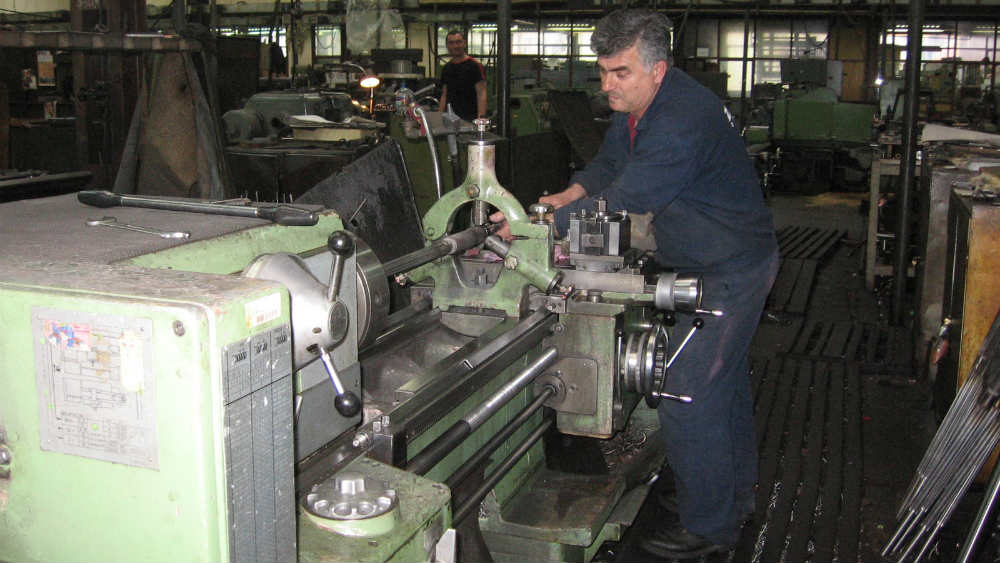 Zastava prodaje oružje "na veresiju" 1