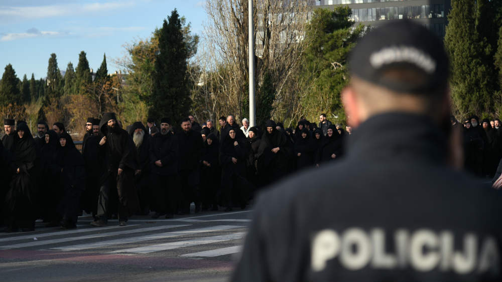 Deset osoba uhapšeno, tri policajca povređena u incidentima u Podgorici 1
