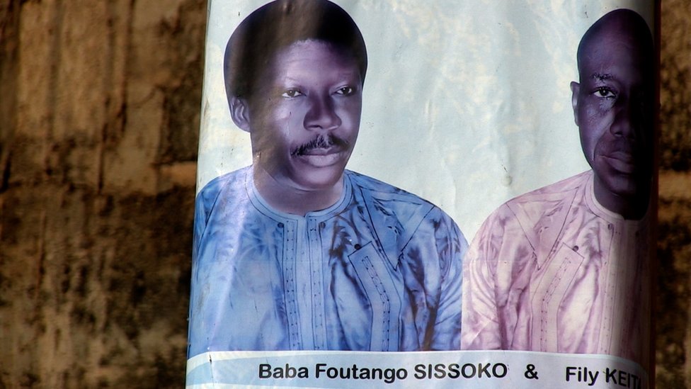 Plejboj koji je zbrisao sa 242 miliona dolara – služeći se „crnom magijom“ 6 Predizborni poster 2013. godine