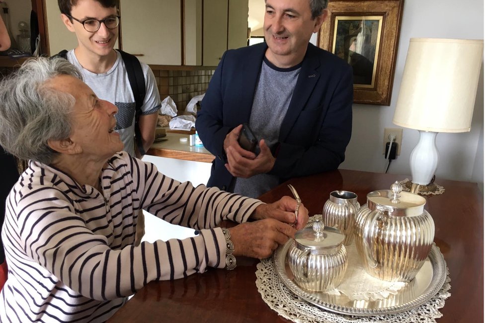 Drugi svetski rat, nacisti i heroj: „Mračni sati istorije" i doktor koji je spasio jevrejsku devojčicu 14 Uget, Tim Džuda i srebrni servis