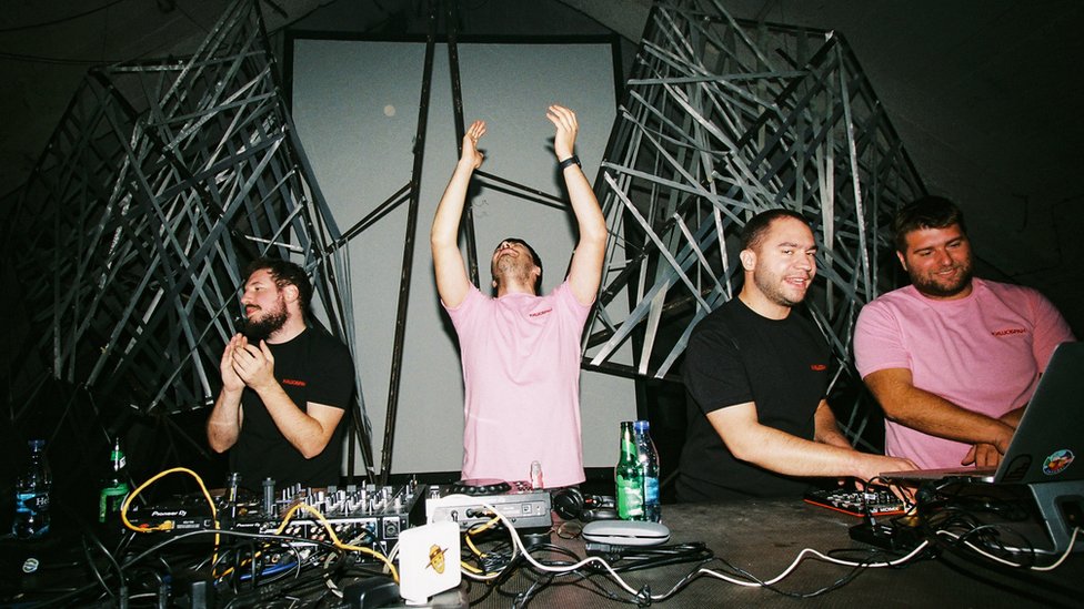 Članovi kolektiva Ki&scaron;obran