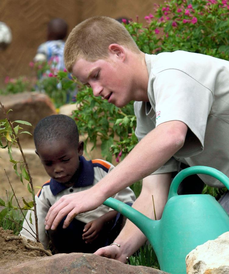 U sklopu godinu dana pauze, princ Hari je proveo vreme u sirotištu u Lesotu, u južnoj Africi