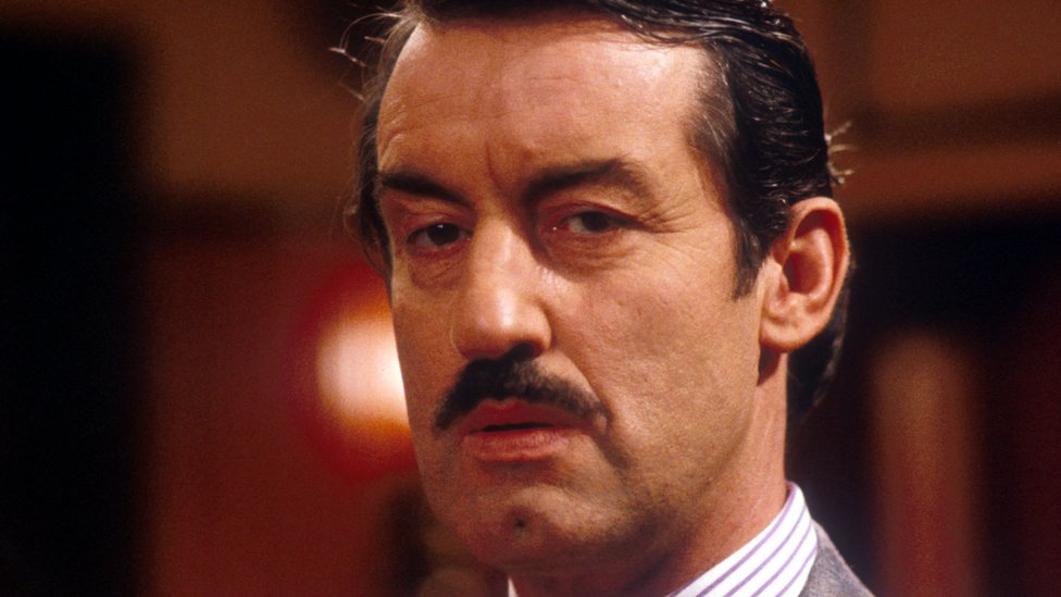 Džon Čalis u Beogradu: Bojsi o Srbiji, Balkanu, smehu i pekamskim dogodovštinama 1 Mućke