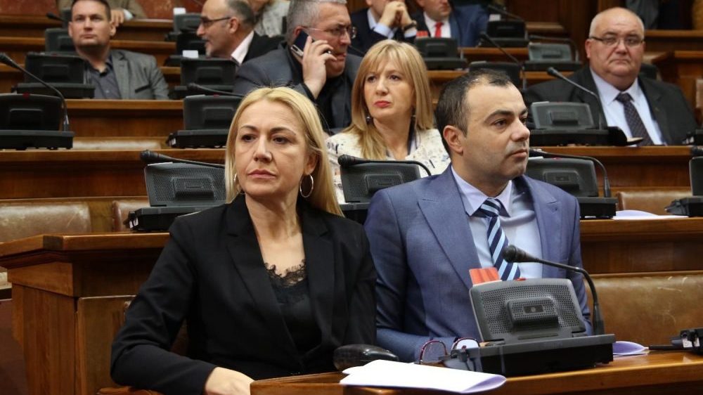 Ko je Jasmina Karanac - poslanica povređena u Skupštini? 1