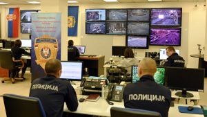 Strefanović uneo badnjak u Komandno-operativni centar policije 2