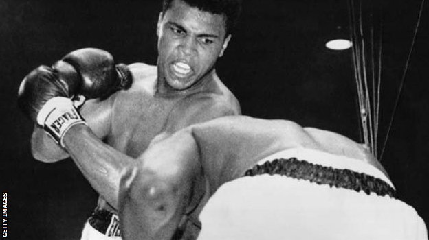 Boks i Muhamed Ali: Nikad anđeo, zauvek najveći 2 Muhammad Ali, then known as Cassius Clay, and Sonny Liston