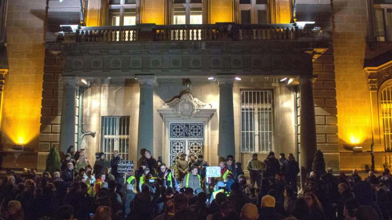 Jedan od pet miliona: Vučić krši Ustav i ponaša se kao diktator (VIDEO) 1