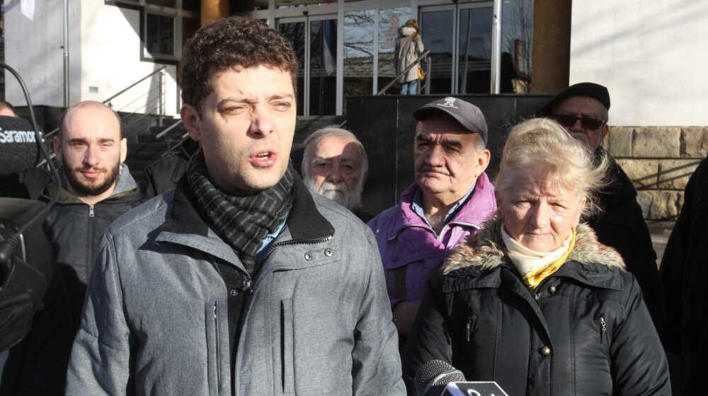 Radikal Miljan Damjanović posetio Miloševićev grob 1