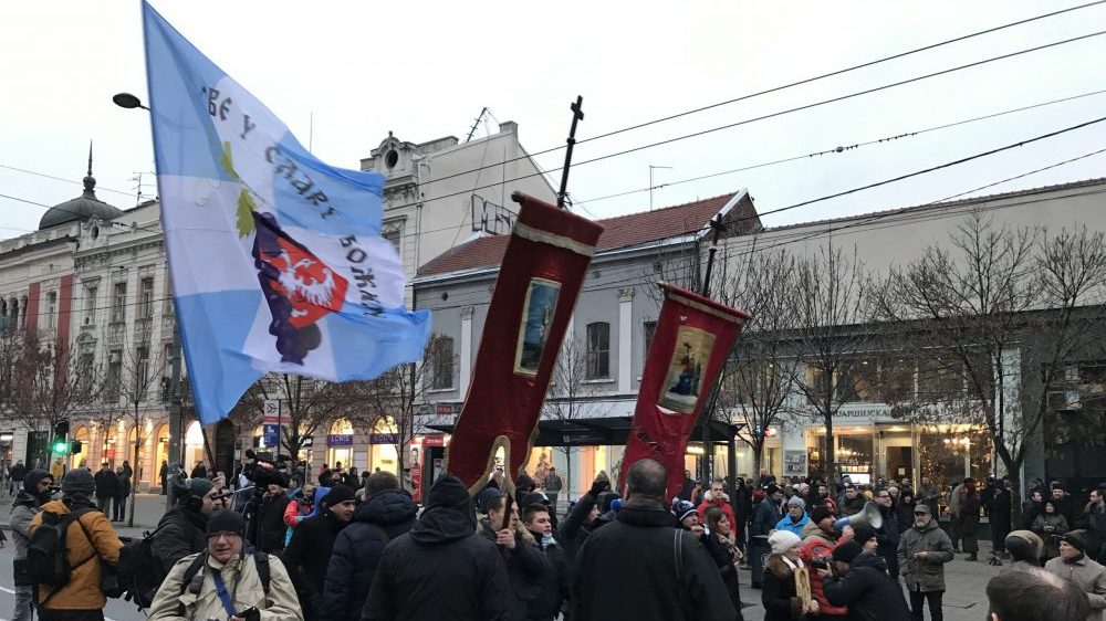 Održan moleban ispred Hrama Svetog Save: Srbi 30 godina u Crnoj Gori nemaju slobodu, ali ipak opstaju (FOTO) 3