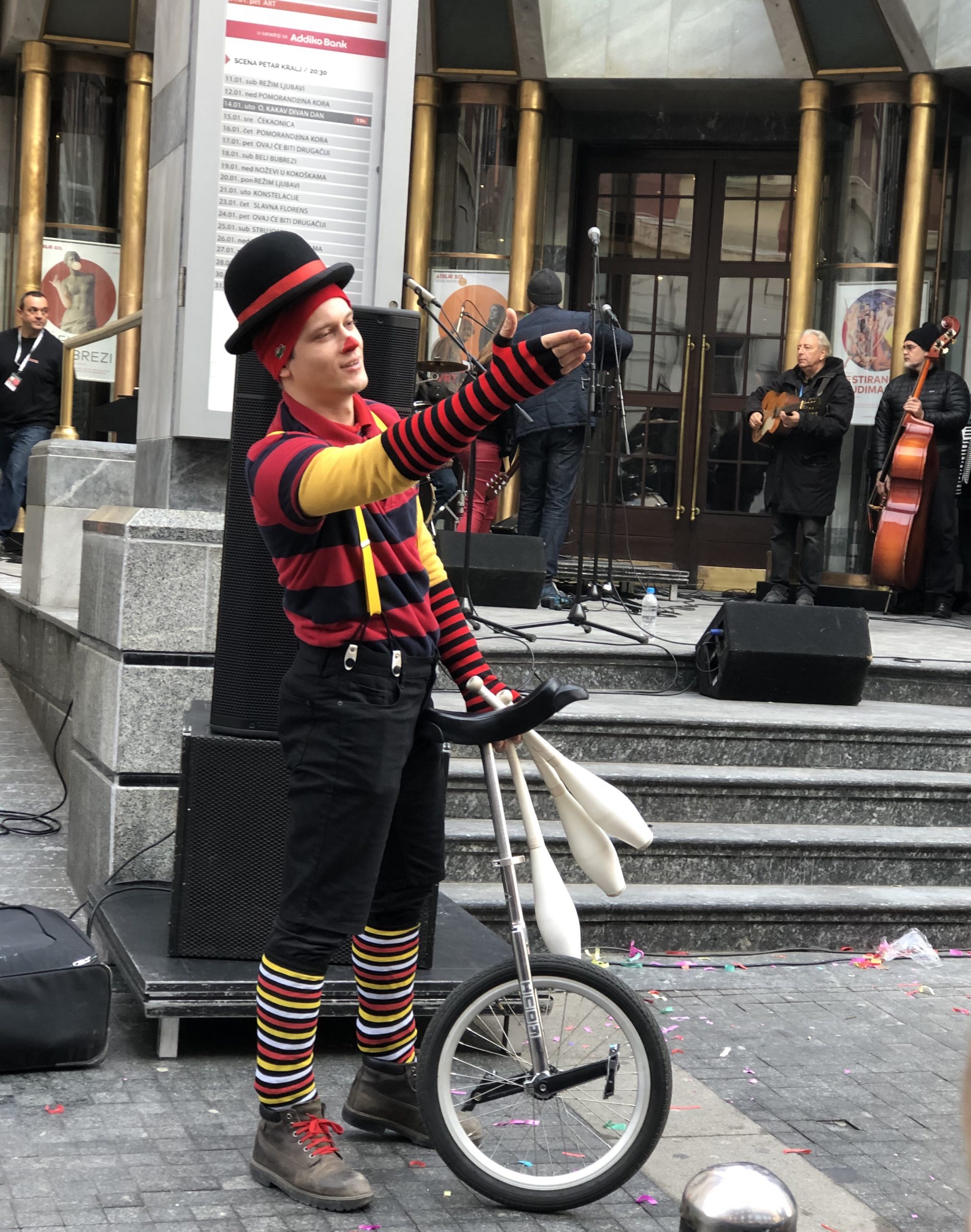 "Ulica otvorenog srca" 1. januara ispred Ateljea 212 1