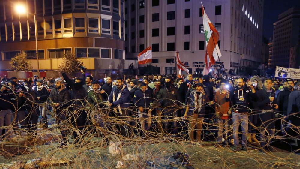 Najmanje 20 povređenih na 100. protestu protiv libanske vlade 1