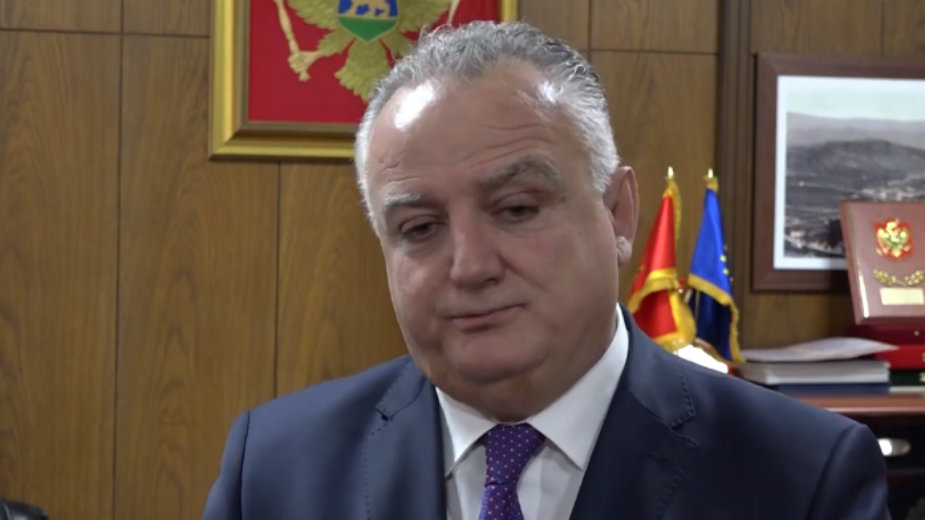 Zenka: Crnu Goru ne treba da tangira što negoduje Vučić, Amfilohije jedina adresa za pregovore 1