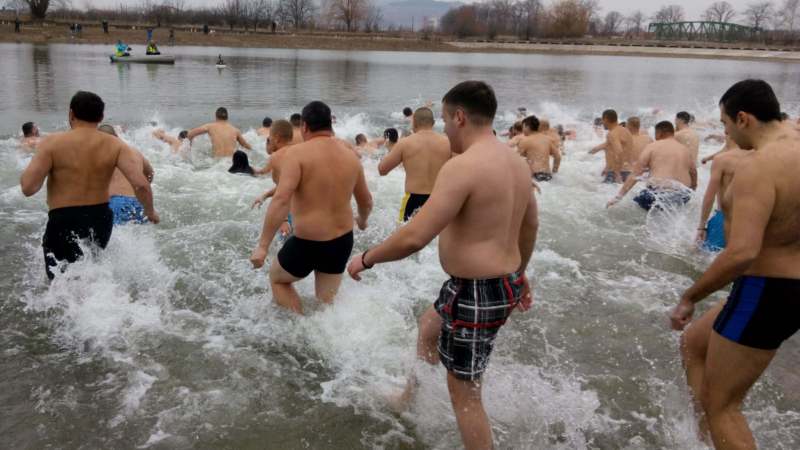 Plivanje za časni krst sutra na više lokacija u Pirotskom okrugu 1