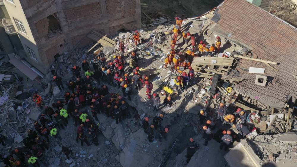 U zemljotresu u Turskoj 29 mrtvih i oko 1.500 povređenih 1