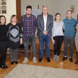 Dve prvorođene bebe imaju isti pol, ime i prezime  2