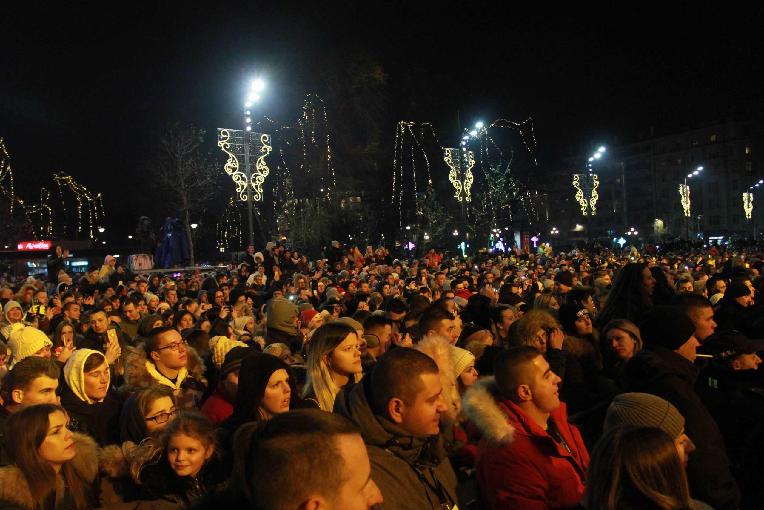 Građani Srbije Novu godinu dočekali na trgovima 1