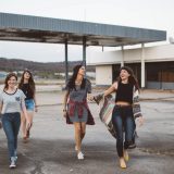 Loša ekonomska situacija glavni razlog odlaska mladih iz Srbije 13