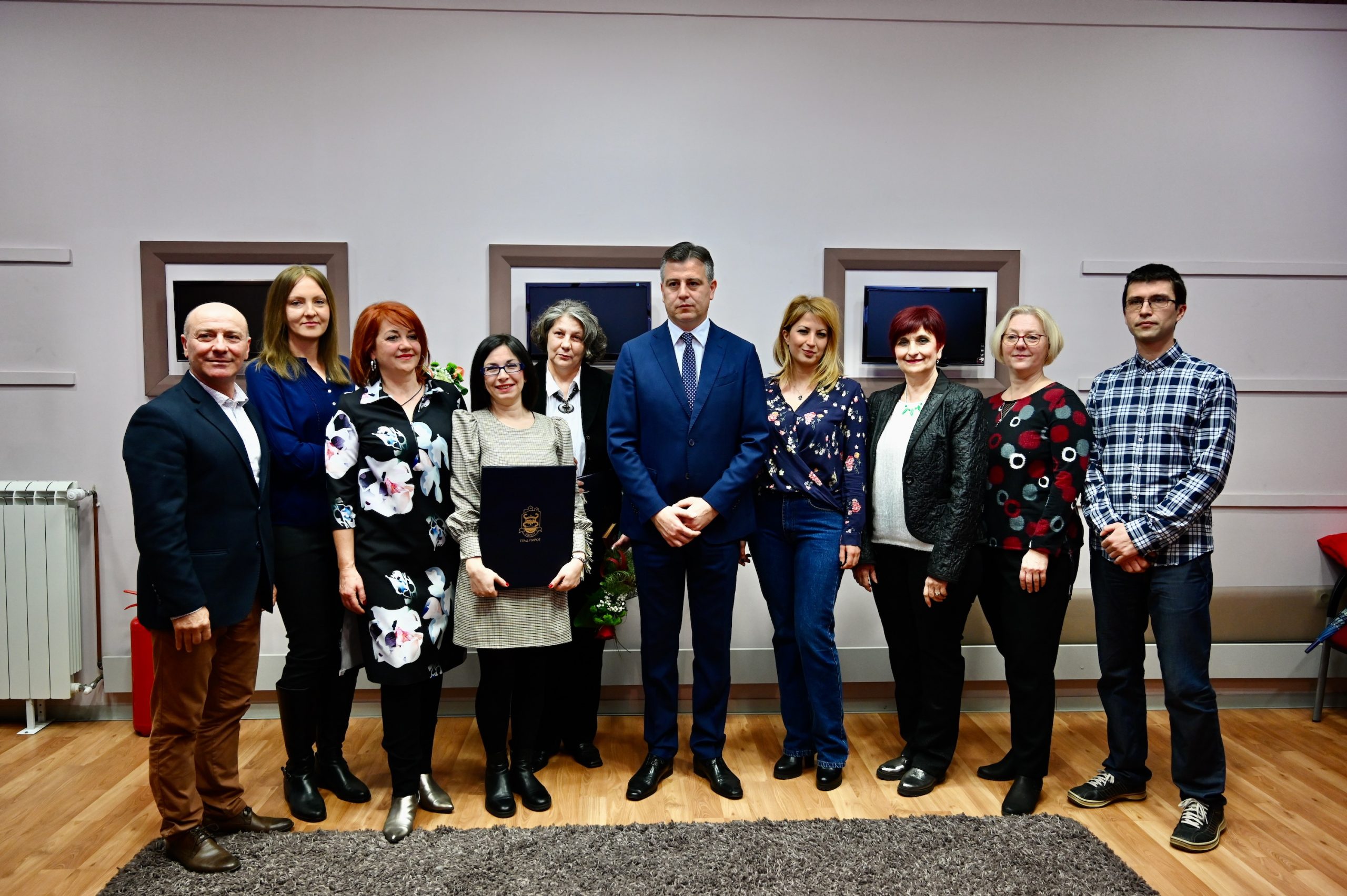 Uručena priznanja pirotskim prosvetnim radnicima 1