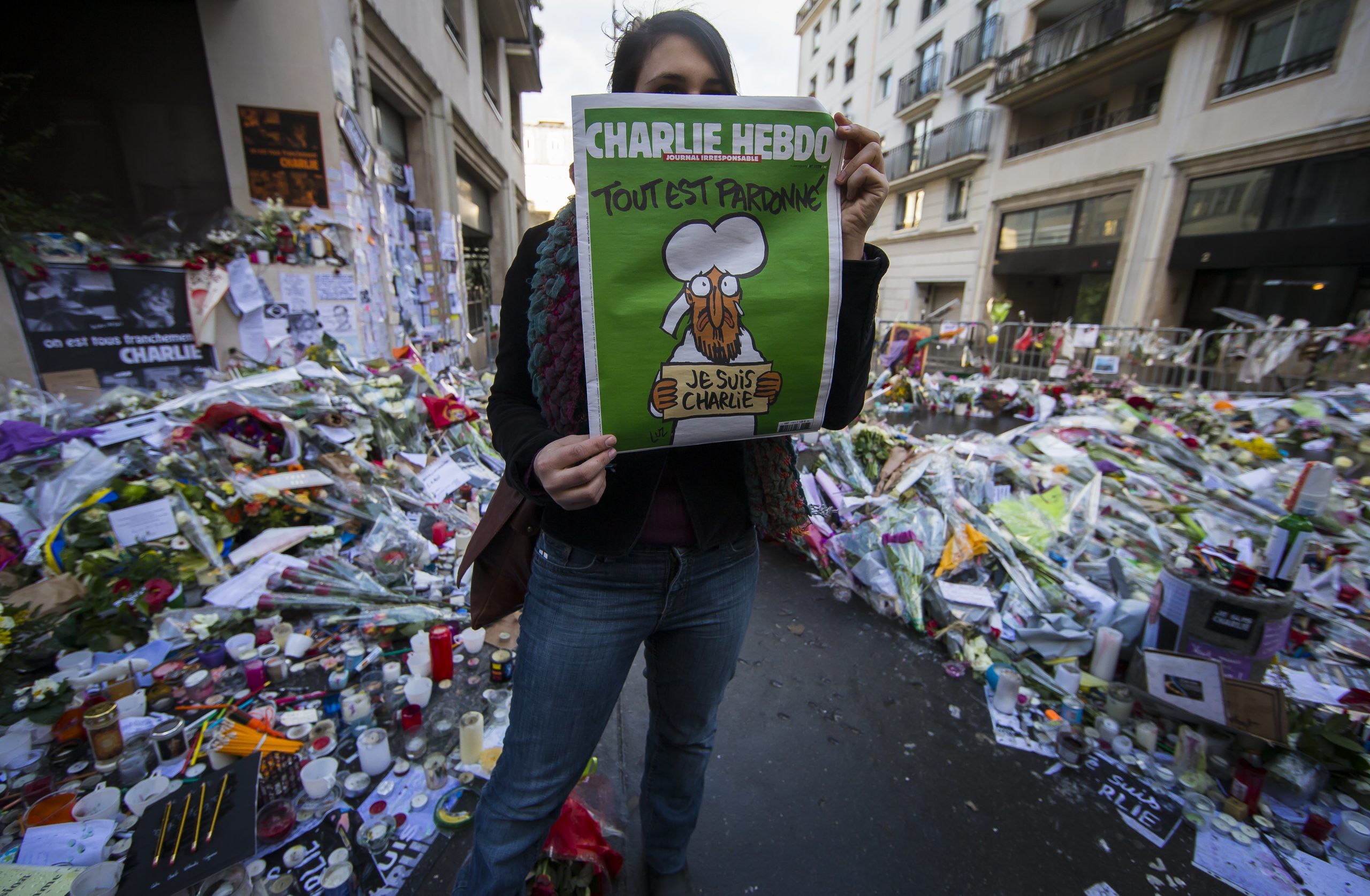 Francuski satirični list Šarli Ebdo napadnut 2015. godine reprintovao karikature Muhameda 1
