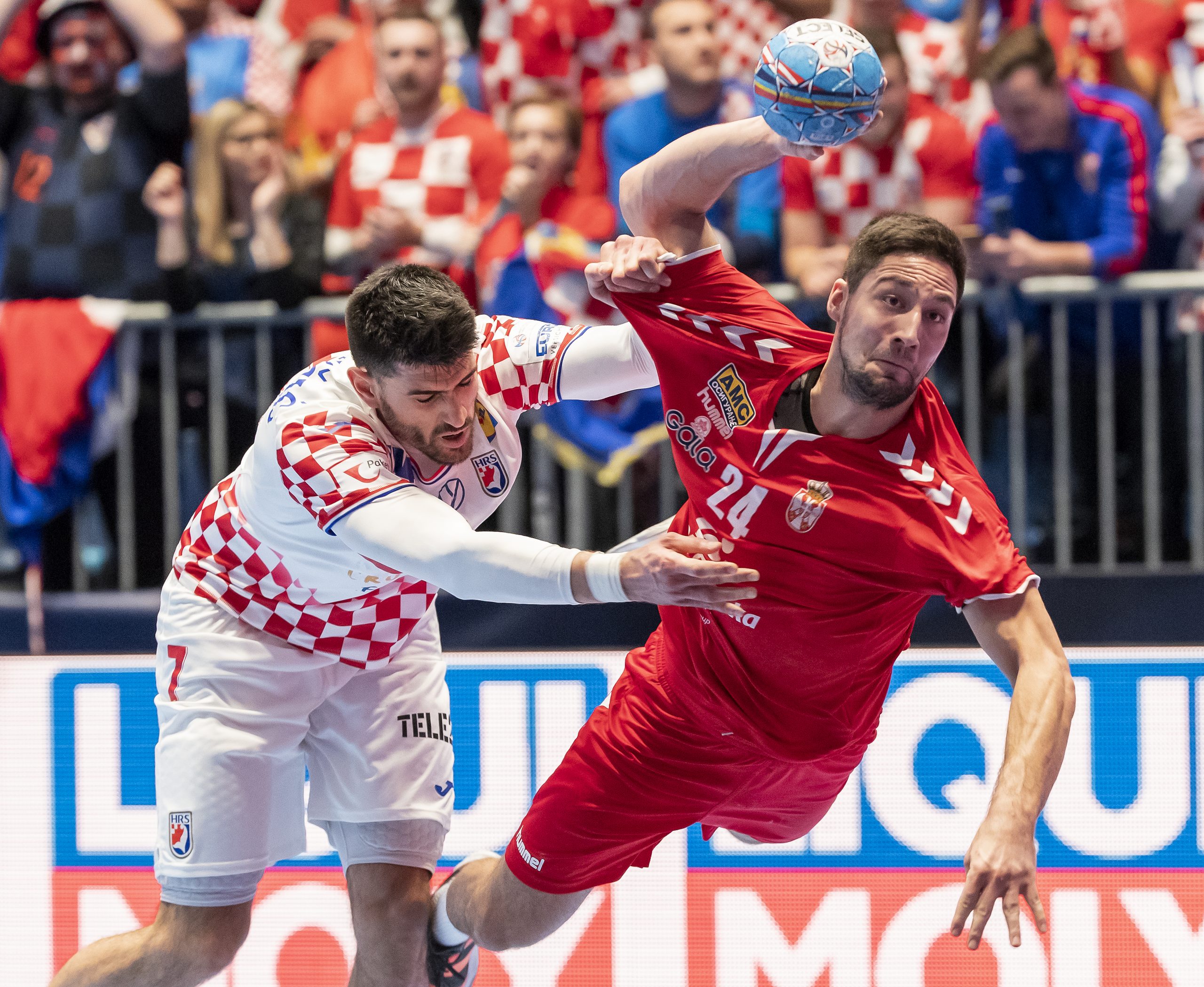 Hrvatska protiv Norveške u polufinalu, Slovenija na Španiju 1