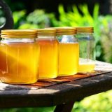 Humani pčelari donirali med  13