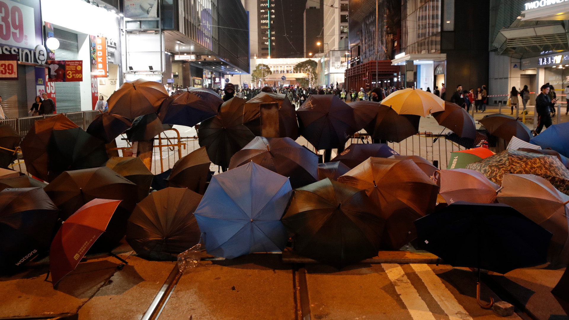 Na protestu u Hongkongu uhapšeno oko 400 demonstranata 1