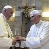 Penzionisani papa povlači svoj potpis iz sporne knjige o celibatu 3