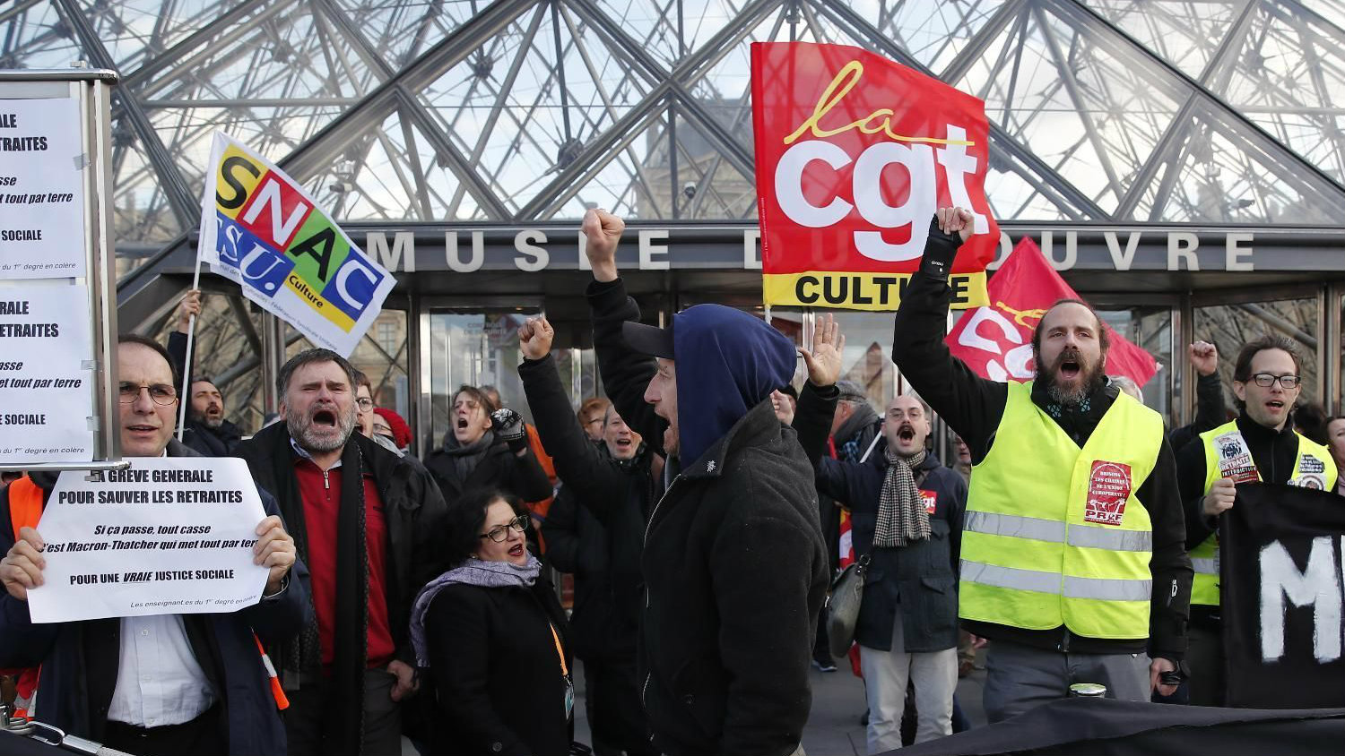 Demonstranti u Parizu upali u sedište najvećeg francuskog sindikata 1