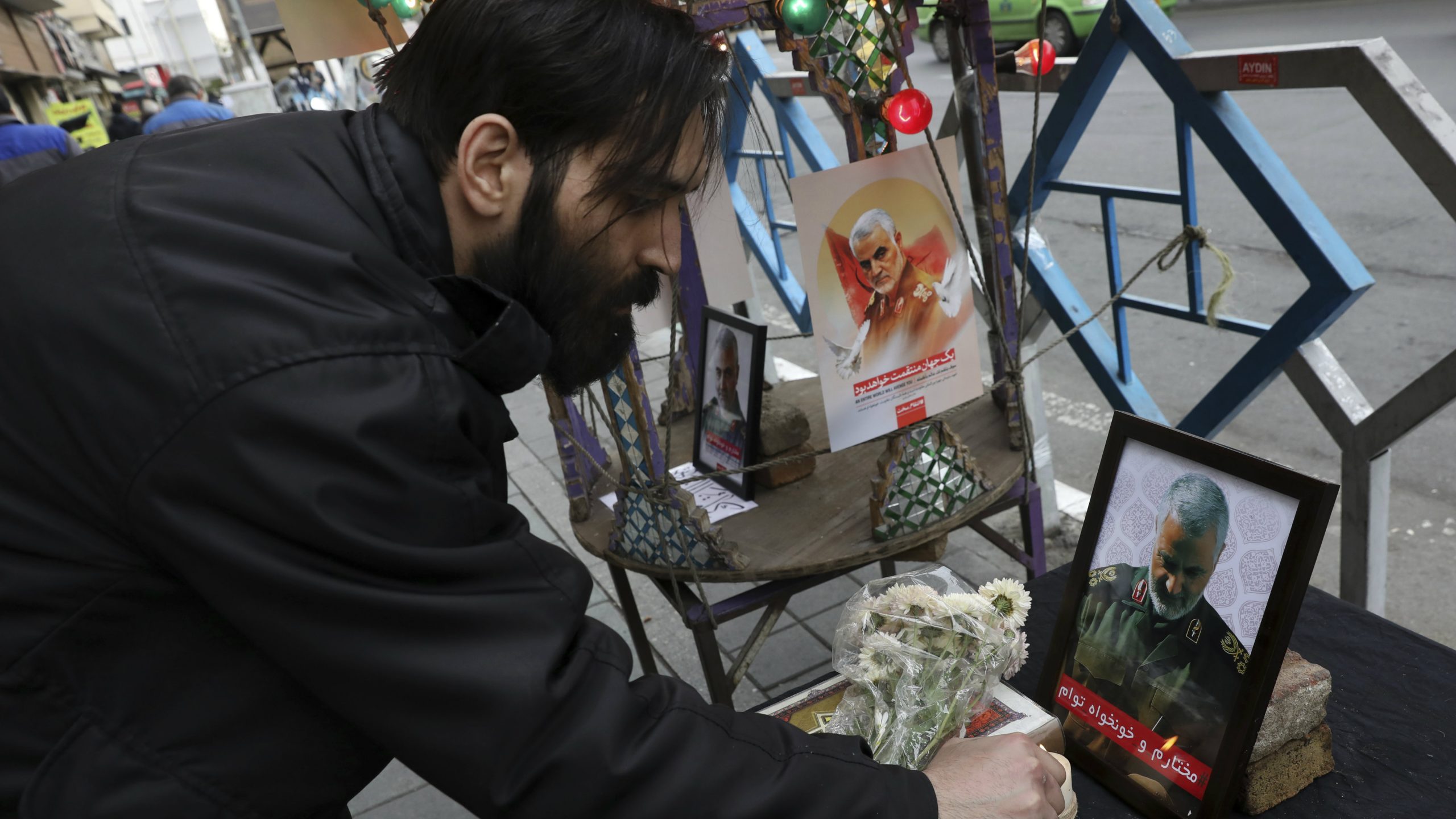 Iranci u Ahvazu dočekuju posmrtne ostatke ubijenog generala 1