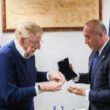 Haradinaj odlikovao Vokera medaljom "Skenderbeg" 12