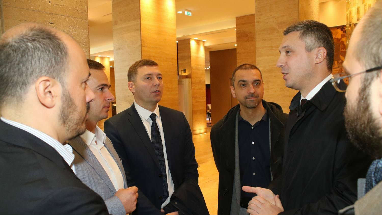 Za deo SZS odustajanje od bojkota je izdaja 1