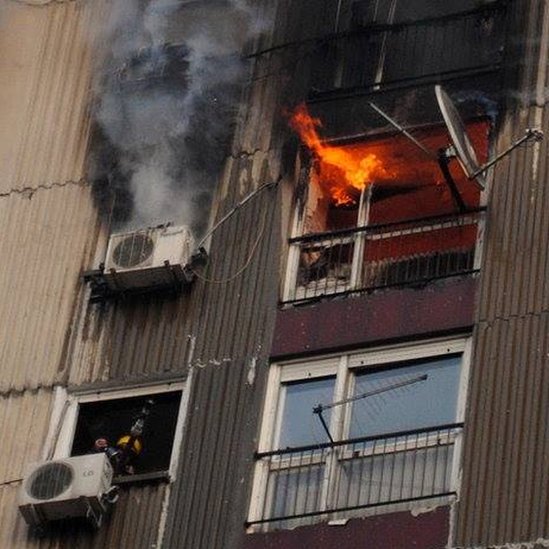 Požar u zgradi koji je pokrenuo stanare