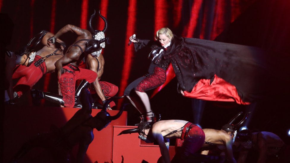 Poslednje pojavljivanje Fredija Merkjurija i drugi istorijski trenuci sa dodela Brit nagrada 3 Madonna