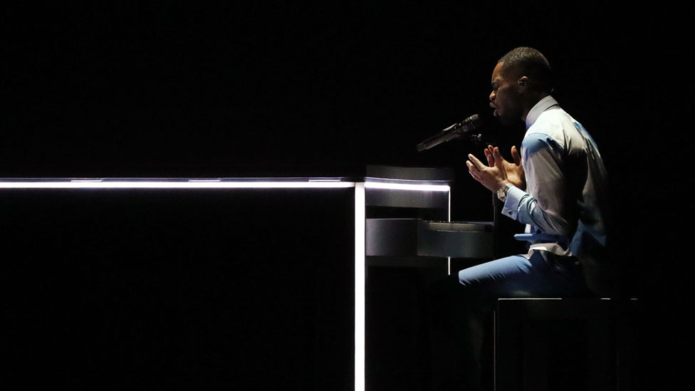 Muzika i Brit nagrade: Reper Dejv dobio priznanje, a premijera nazvao rasistom 7 Mnogi su očekivali da Kapaldi dobije nagradu za najbolji album, a ne Dejv.