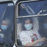 Nasrnuli na autobuse sa evakuisanima 11