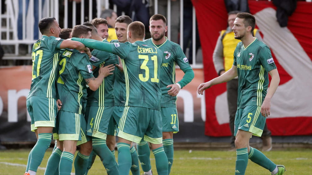 Ben doneo bod lideru 1