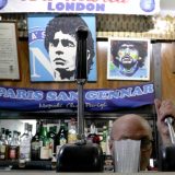 Za navijače Napolija tim je religija, a Maradona je bog (FOTO) 8