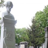 Pariz: Na Hajneovom grobu 9