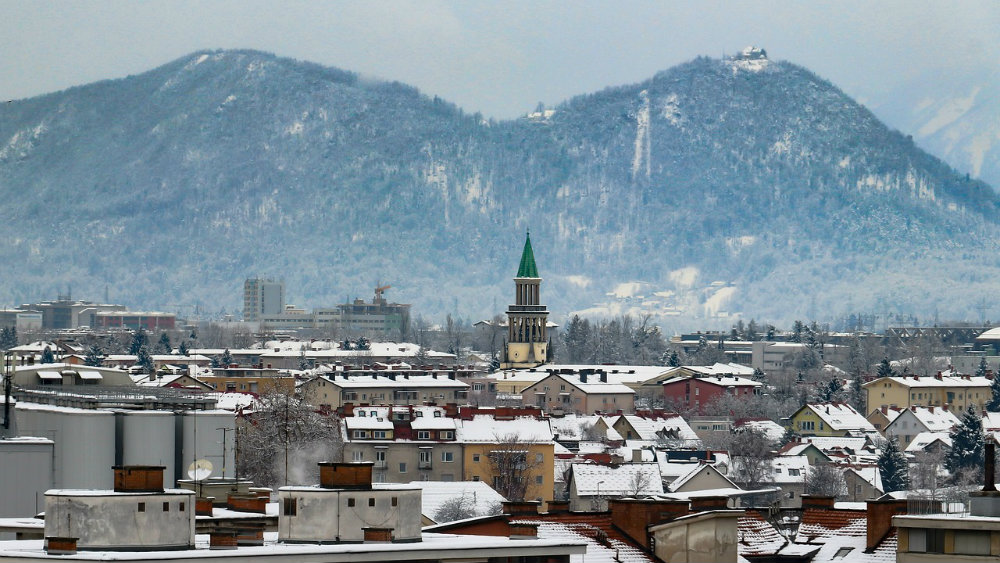 Slovenija: Umrla 51 osoba, 1.292 novozaražene 1