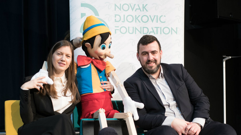 Fondacija Novak Đoković donirala više od osam miliona dinara pozorištu Pinokio 1