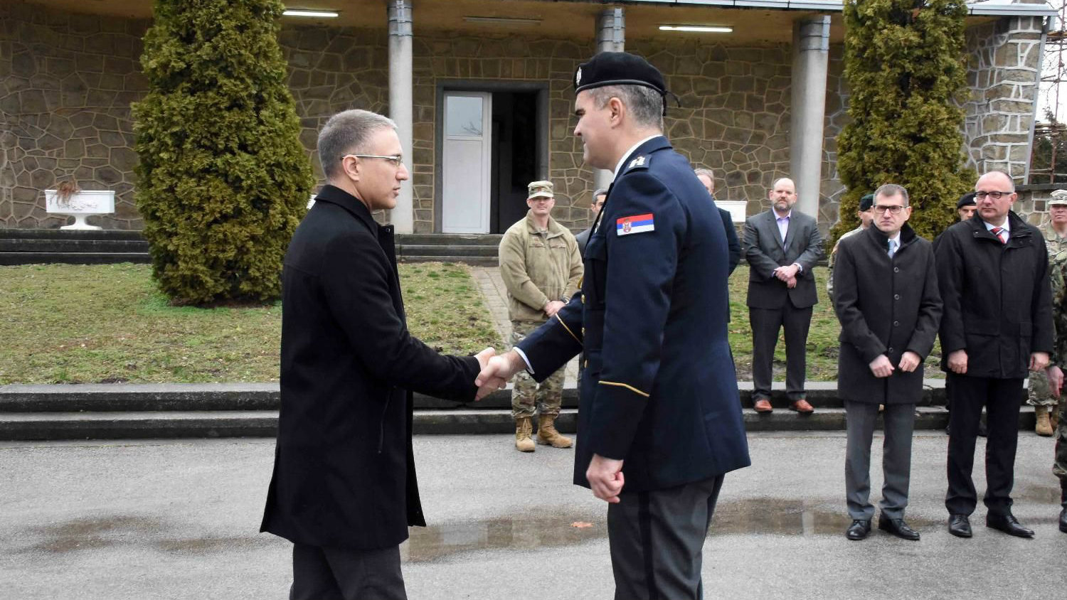 Stefanović: Srbija će nastaviti sa ulaganjem u opremanje specijalnih jedinica policije i vojske 1