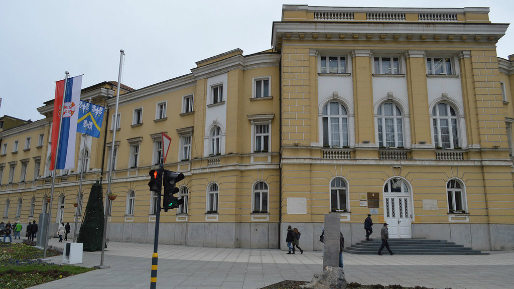 Tribina Saveza za Srbiju "Ko je opozicija u Užicu" 1