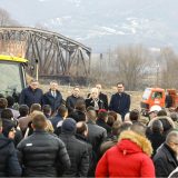 Prali ulice pred dolazak ministarke Mihajlović, "okupali" novinarku JUGpressa 10