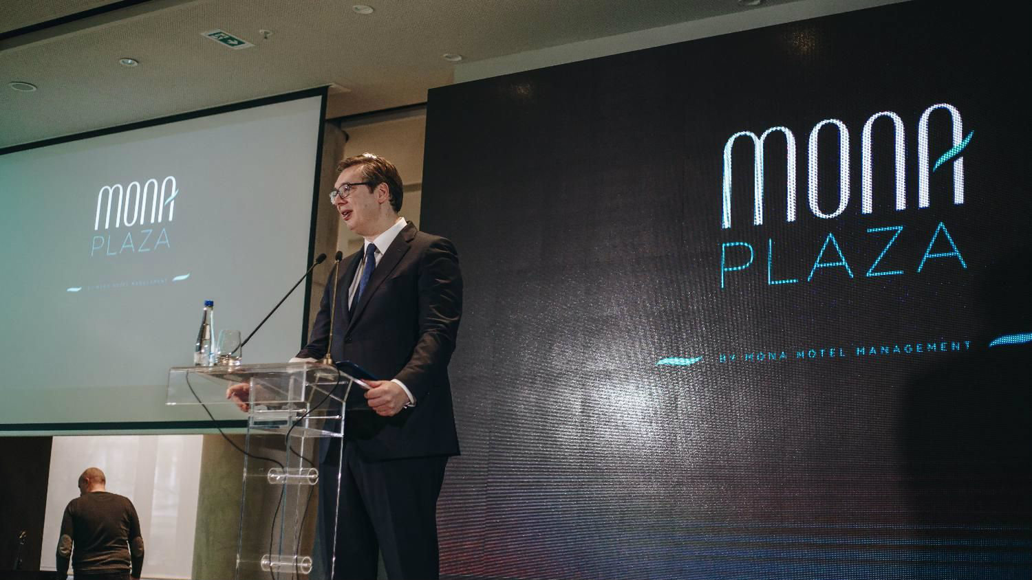 Vučić: Pravi trenutak za prodaju Komercijalne banke 1