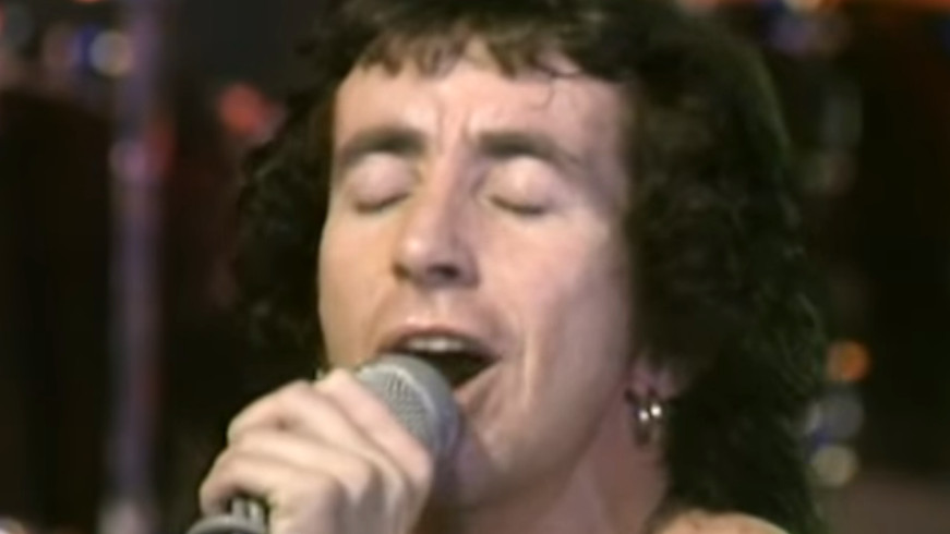 Četiri decenije od smrti pevača grupe AC/DC Bona Skota 1