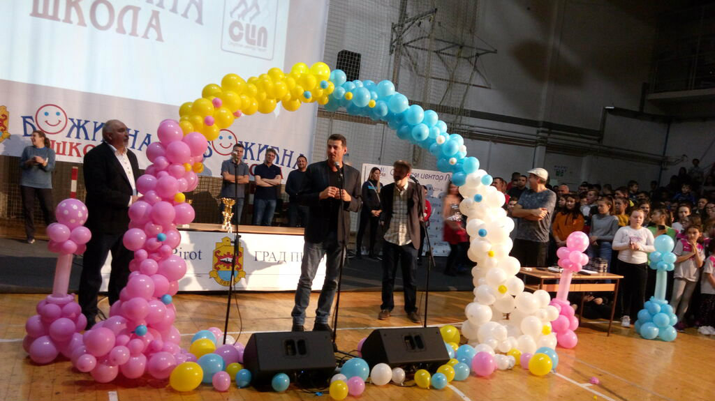 Počela 14. Božićna škola sporta u Pirotu, promoter proslavljeni odbojkaš Vanja Grbić 1