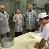 Finski ambasador posetio Mlekarsku školu u Pirotu 6