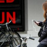 Holandija: Zbog upotrebe mobilnih tokom vožnje kažnjeno 200.000 6